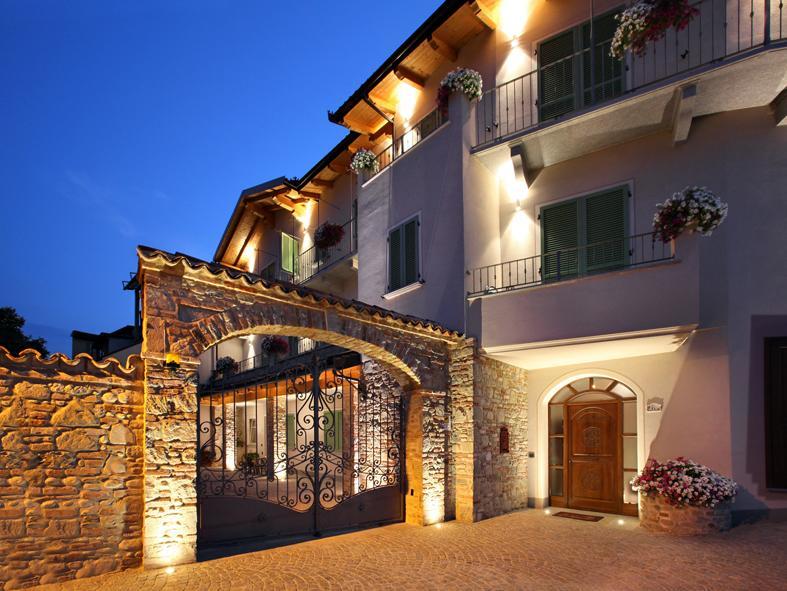 La Rocca Bed & Breakfast Carrù Dış mekan fotoğraf